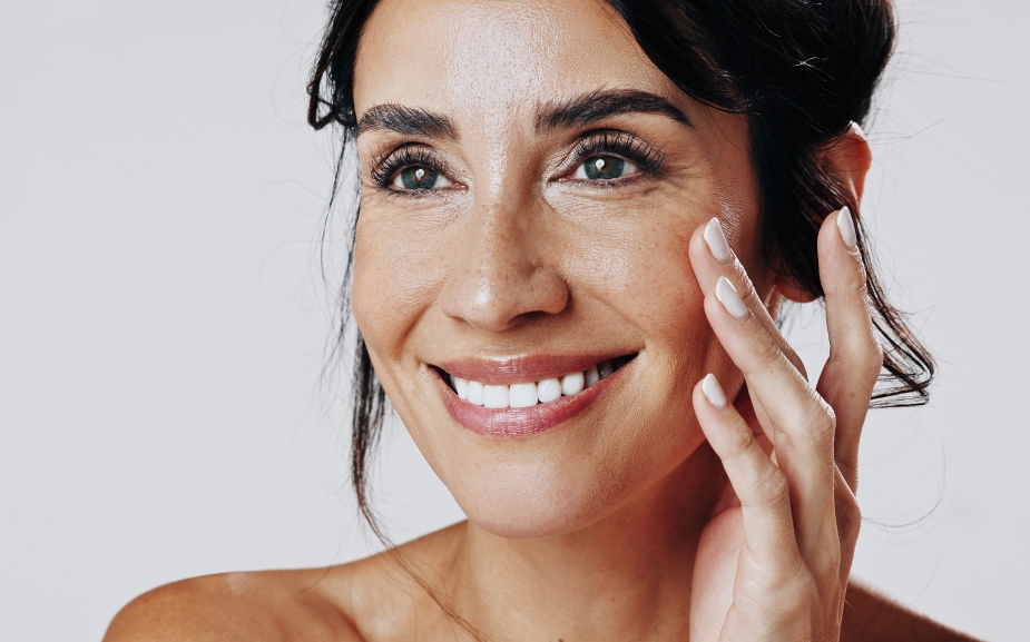 Woman smiling beauty clinic natology